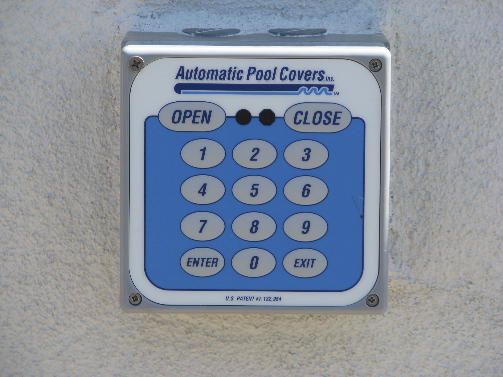 automatic swimming pool covers